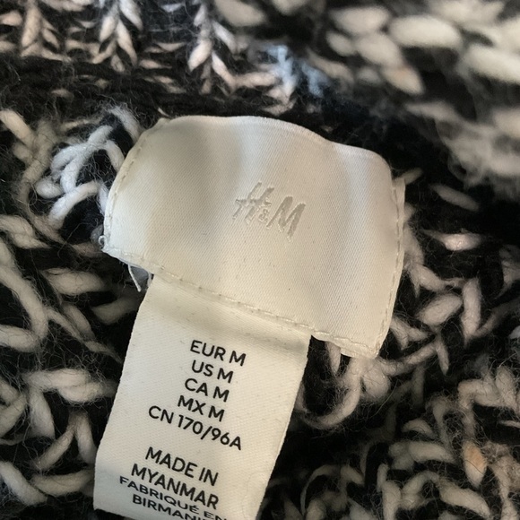 H&M Black White Marled Chunky Knit Turtleneck Sweater Size Medium - Picture 5 of 6